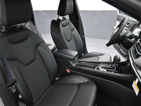 New 2026 Jeep Compass Latitude image 26