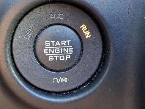 Used 2022 Jeep Wrangler Unlimited Rubicon w/ LED Lighting Group AWD/4WD image 30