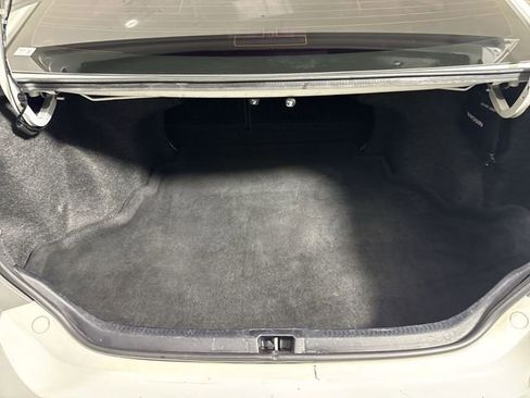 Used 2017 Toyota Camry SE image 32