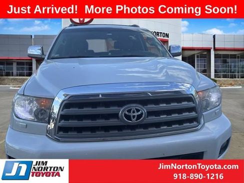 Used 2015 Toyota Sequoia Platinum AWD/4WD image 2