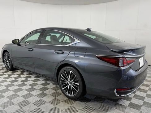 Certified 2025 Lexus ES 300h 300h image 4