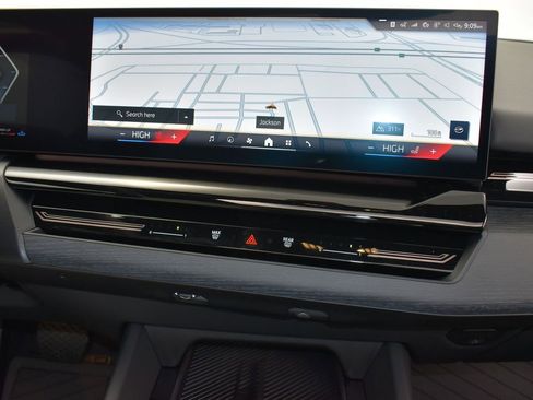 New 2026 BMW 530i w/ Premium Package RWD image 28