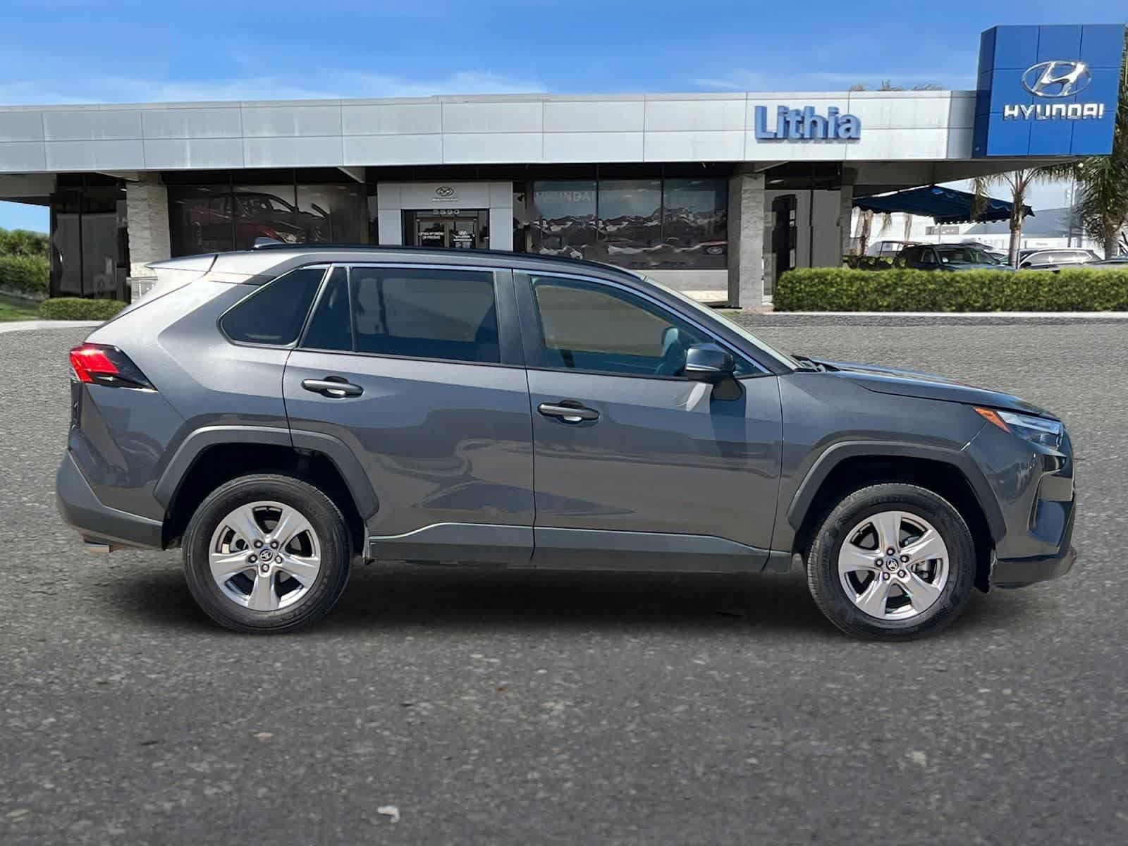 Used 2025 Toyota RAV4 XLE FWD image 9