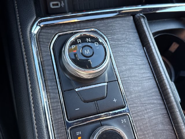 Used 2019 Ford Expedition Limited w/ Equipment Group 302A AWD/4WD image 40