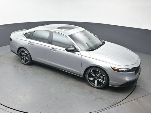 Used 2024 Honda Accord Sport image 39