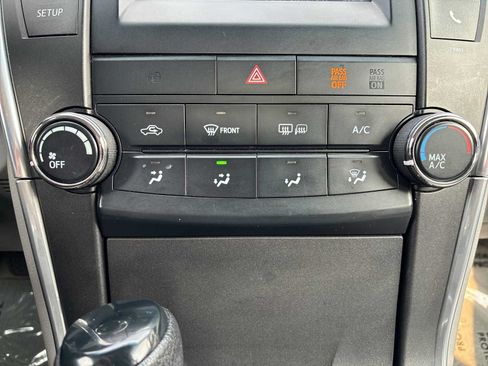Used 2015 Toyota Camry LE FWD image 18