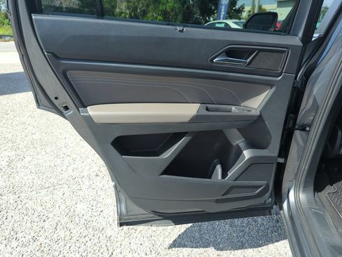 Used 2023 Volkswagen Atlas SE w/ Panoramic Sunroof Package FWD image 29