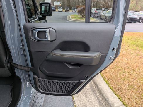 New 2026 Jeep Wrangler Unlimited Sahara AWD/4WD image 31