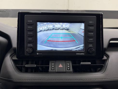 Used 2022 Toyota RAV4 XLE Premium AWD/4WD image 32
