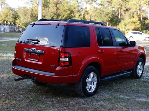 Used 2010 Ford Explorer XLT image 11