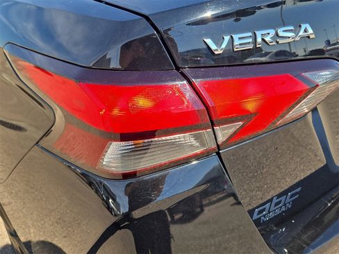 Used 2021 Nissan Versa SV image 32