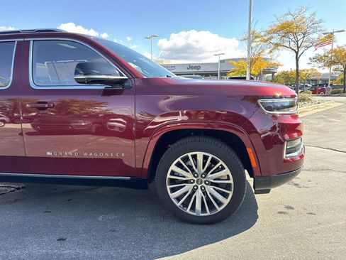 New 2024 Jeep Grand Wagoneer Series III w/ HD Trailer Tow Package image 15