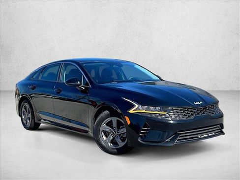 Used 2022 Kia K5 LX FWD image 12