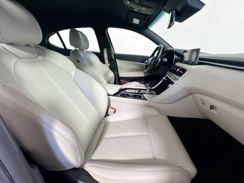 Used 2024 Genesis G70 2.5T AWD/4WD image 31