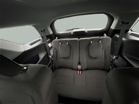 Used 2022 Ford Explorer XLT image 26