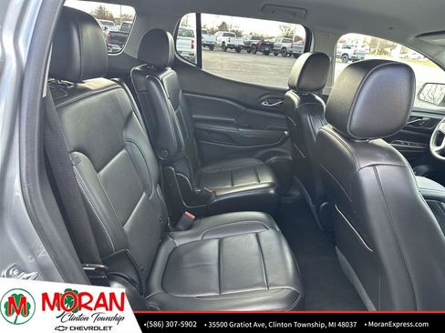 Used 2023 GMC Acadia SLT image 28