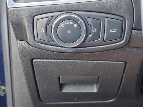 Used 2016 Ford Edge Titanium w/ Technology Package image 28