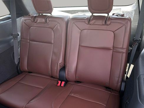 Used 2025 Lincoln Aviator Reserve w/ Equipment Group 201A image 15