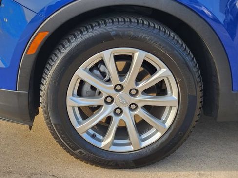 Used 2023 Cadillac XT4 Luxury w/ Cold Weather Package FWD image 17