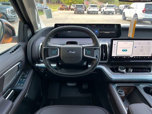 New 2025 Ford Expedition Platinum w/ Platinum Ultimate Package image 16