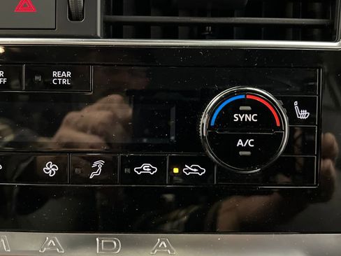 Used 2023 Nissan Armada SL w/ Captain's Chairs Package image 58