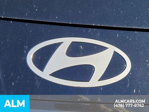 Used 2024 Hyundai Elantra Limited image 21