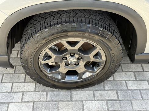 Used 2025 Honda Pilot TrailSport image 48