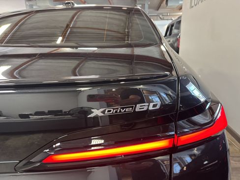 Used 2025 BMW i7 xDrive60 w/ Executive Package AWD/4WD image 24