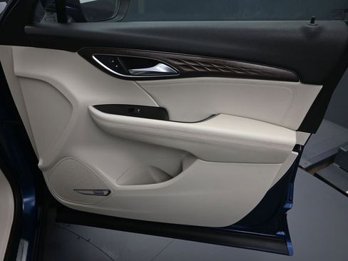 Used 2023 Buick Envision Avenir image 37