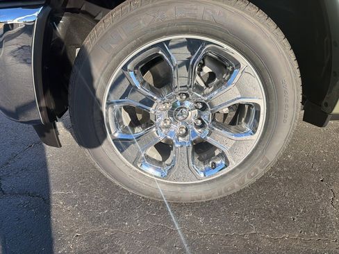 New 2026 RAM 1500 4x4 Crew Cab image 6
