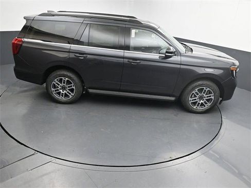 New 2025 Ford Expedition Active image 23