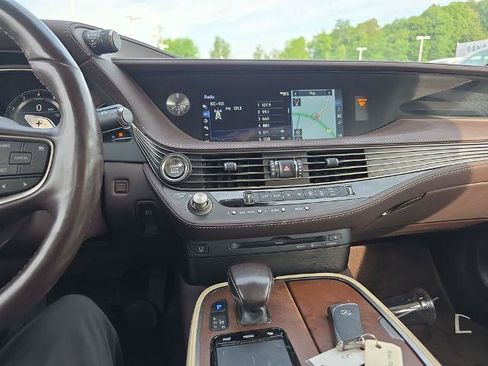 Used 2018 Lexus LS 500 AWD w/ Accessory Package (Z1) image 31