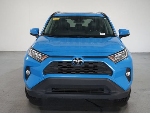 Used 2021 Toyota RAV4 XLE Premium FWD image 2