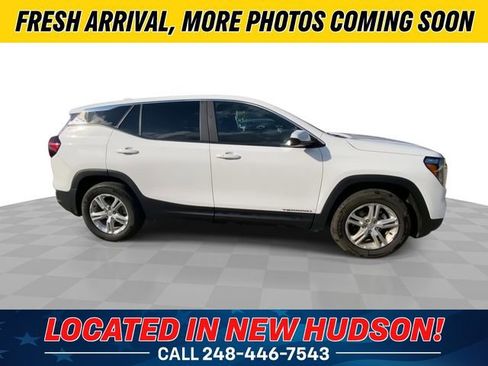 Used 2023 GMC Terrain SLE FWD image 3
