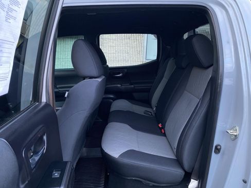 Used 2020 Toyota Tacoma SR5 image 15