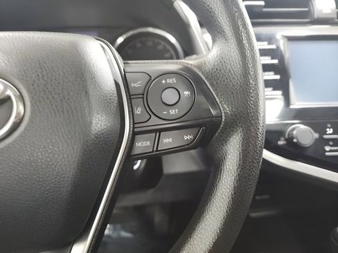 Used 2020 Toyota Camry LE image 28