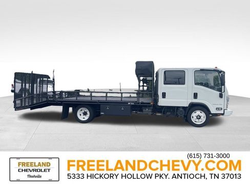 Used 2024 Chevrolet Low Cab Forward RWD image 2
