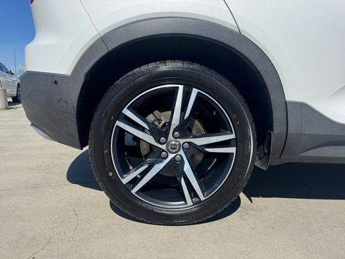 Used 2019 Volvo XC40 T5 R-Design image 27
