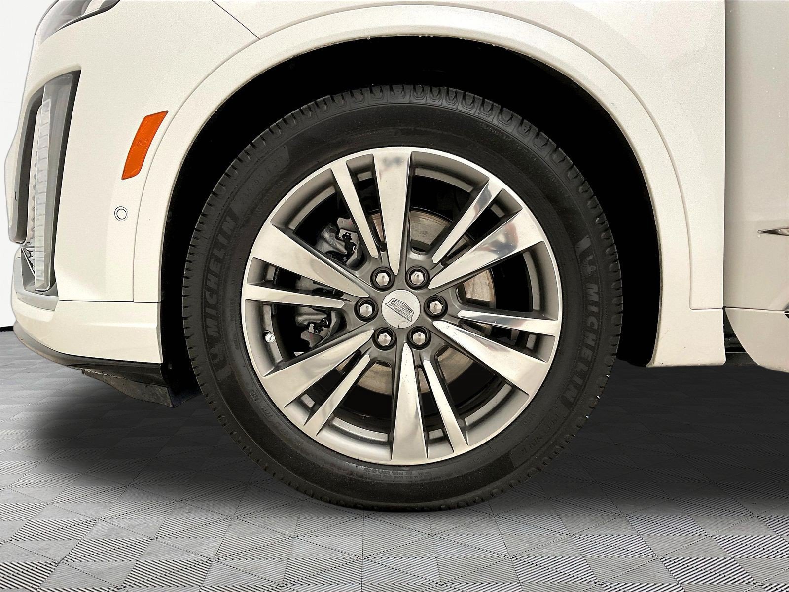 Used 2021 Cadillac XT6 Premium Luxury AWD/4WD image 35
