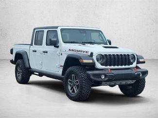 Used 2024 Jeep Gladiator Mojave w/ Safety Group AWD/4WD video 3