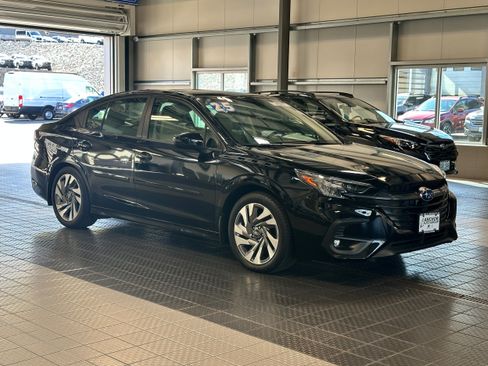 Used 2025 Subaru Legacy Limited AWD/4WD image 3