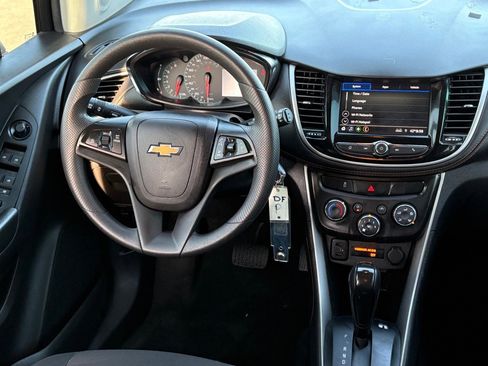 Used 2022 Chevrolet Trax LS w/ Tint and Cruise Package image 12