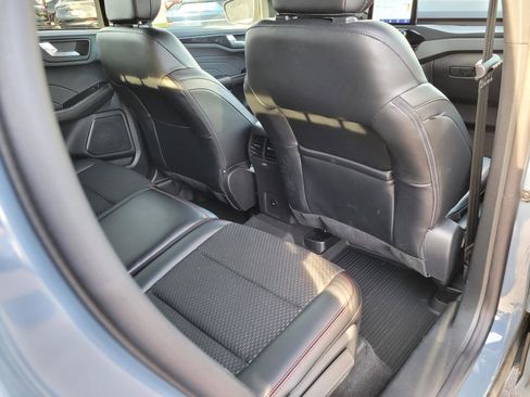 Used 2025 Ford Escape ST-Line w/ Cold Weather Package image 18