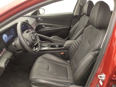 Used 2023 Hyundai Elantra Limited FWD image 17