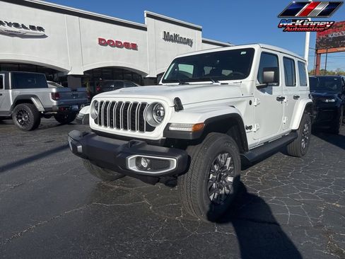 New 2026 Jeep Wrangler Unlimited Sahara AWD/4WD image 3