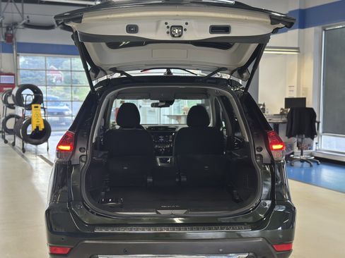Used 2019 Nissan Rogue SV AWD/4WD image 6
