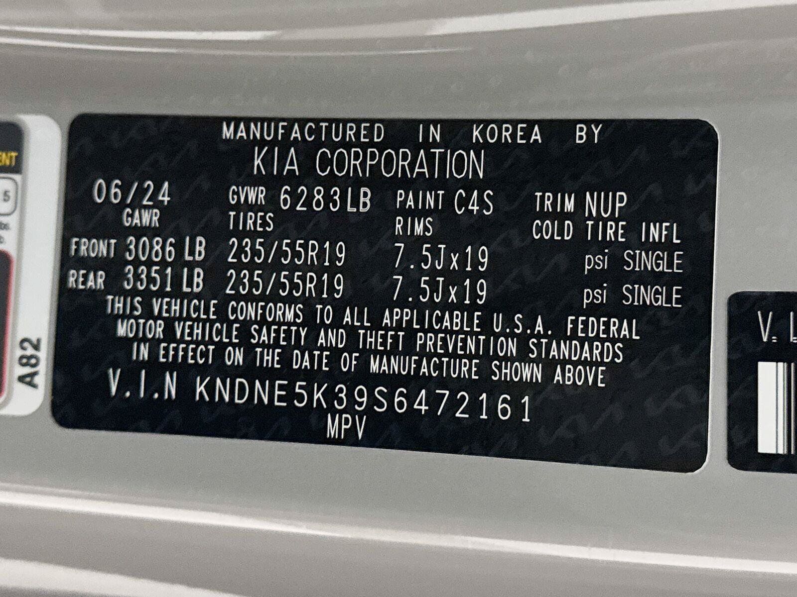 Certified 2025 Kia Carnival SX Prestige FWD image 42