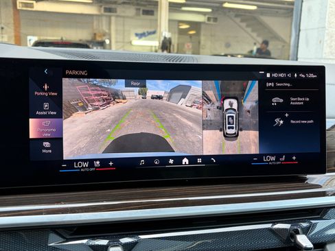 Used 2026 BMW X7 xDrive40i AWD/4WD image 19