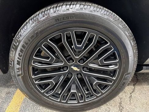 Used 2021 Chevrolet Suburban High Country image 10