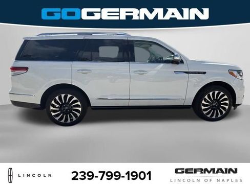 Used 2023 Lincoln Navigator Black Label AWD/4WD image 8
